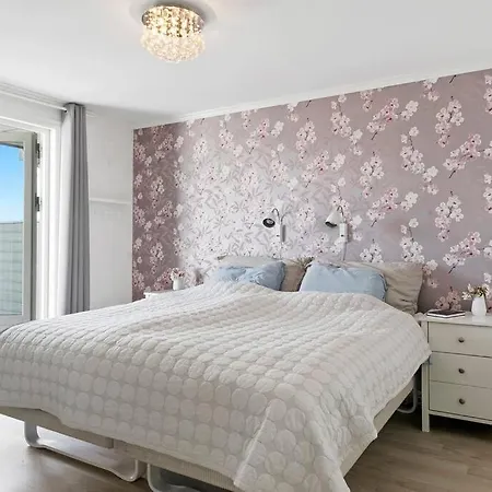 Ferienhaus 3-bedroom Terrace House With Incredible Sea Views