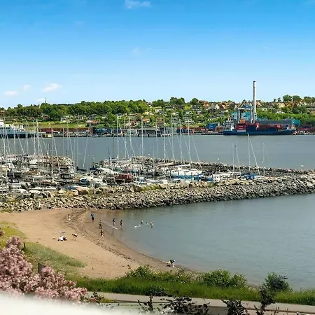 3-bedroom Terrace House With Incredible Sea Views Vakantiehuis *