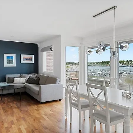 Ferienhaus 3-bedroom Terrace House With Incredible Sea Views Moss
