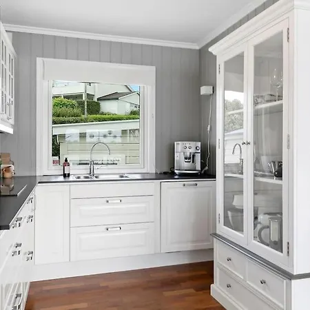 3-bedroom Terrace House With Incredible Sea Views