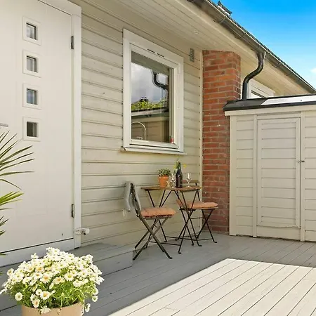 Ferienhaus 3-bedroom Terrace House With Incredible Sea Views *